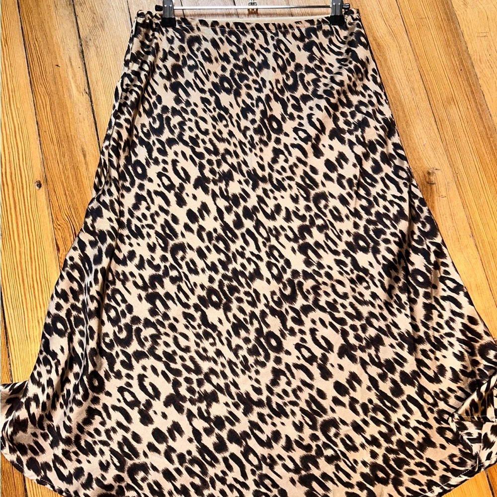 Leopard satin skirt